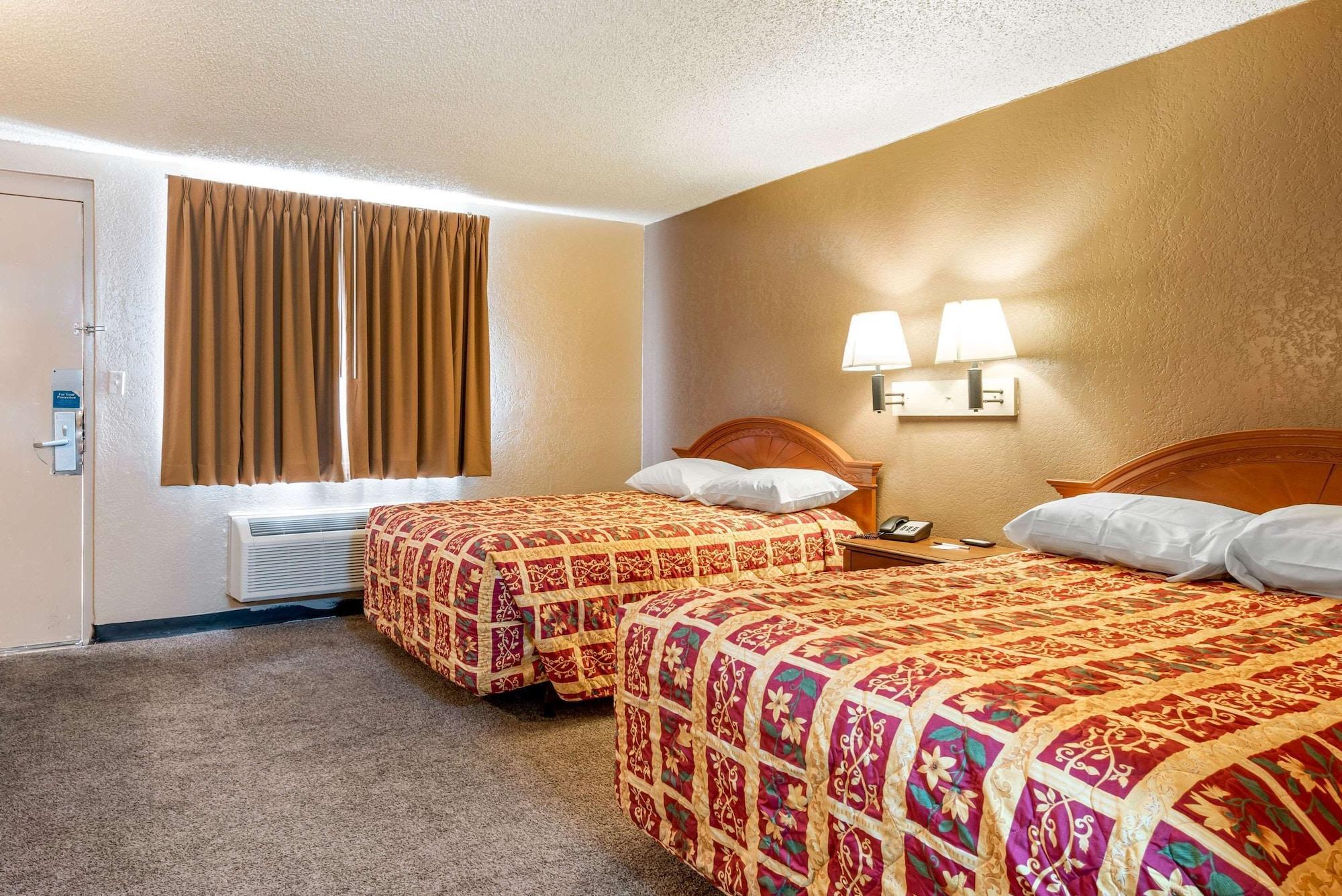 Rodeway Inn Pueblo Esterno foto