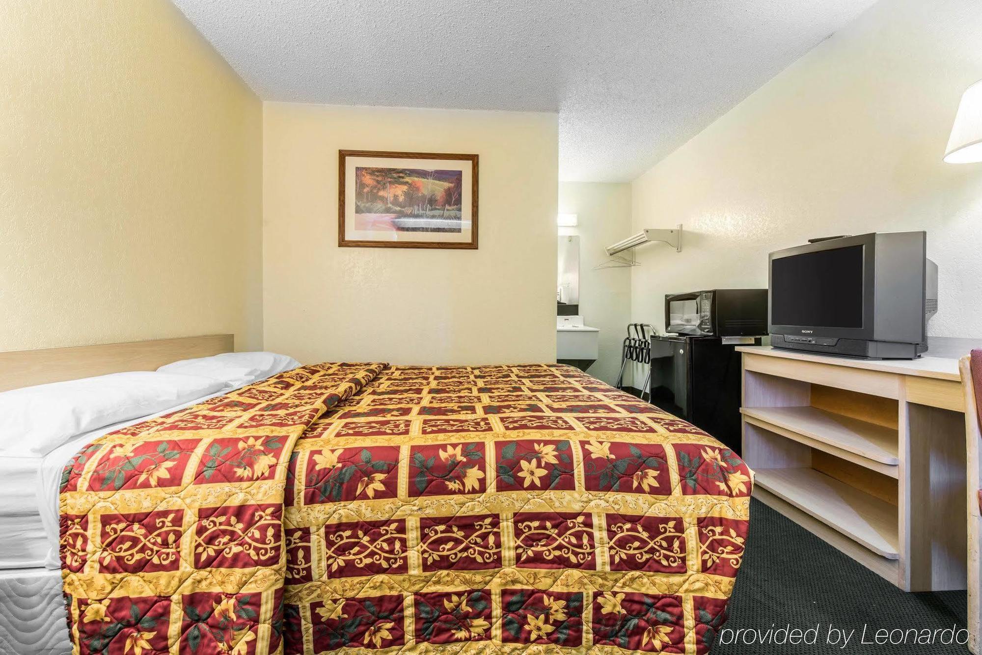 Rodeway Inn Pueblo Esterno foto