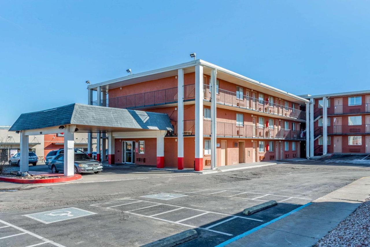 Rodeway Inn Pueblo Esterno foto